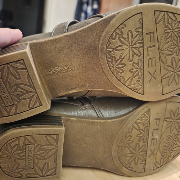 Life Stride Velocity 30 Women’s Buckle Accent Almond Toe Block Heel Bootie - Picture 12 of 15